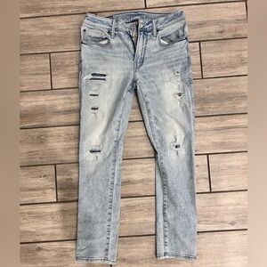 Men’s American Eagle 31x30 light wash distressed airflex 360 jeans